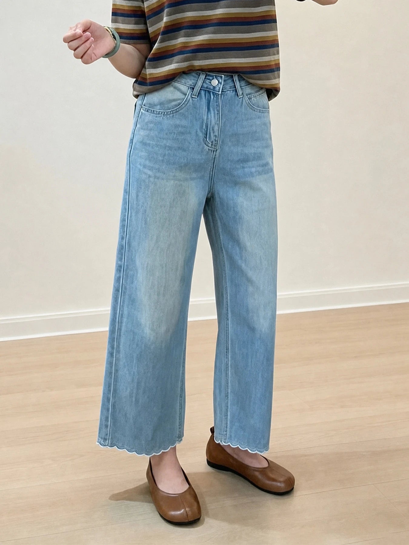 「身長150cm以上向け」ハイウエストすっきり見えフリルヘムストレートデニムパンツ